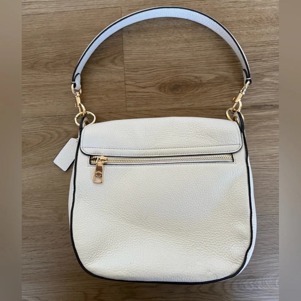 Coach Kleo Cream Pebbled Leather Shoulder Bag Gold Hardware Beige Suede Interior - Picture 6 of 10